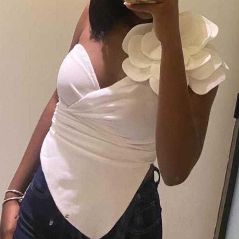 Elegant White Ruffled Women's Top